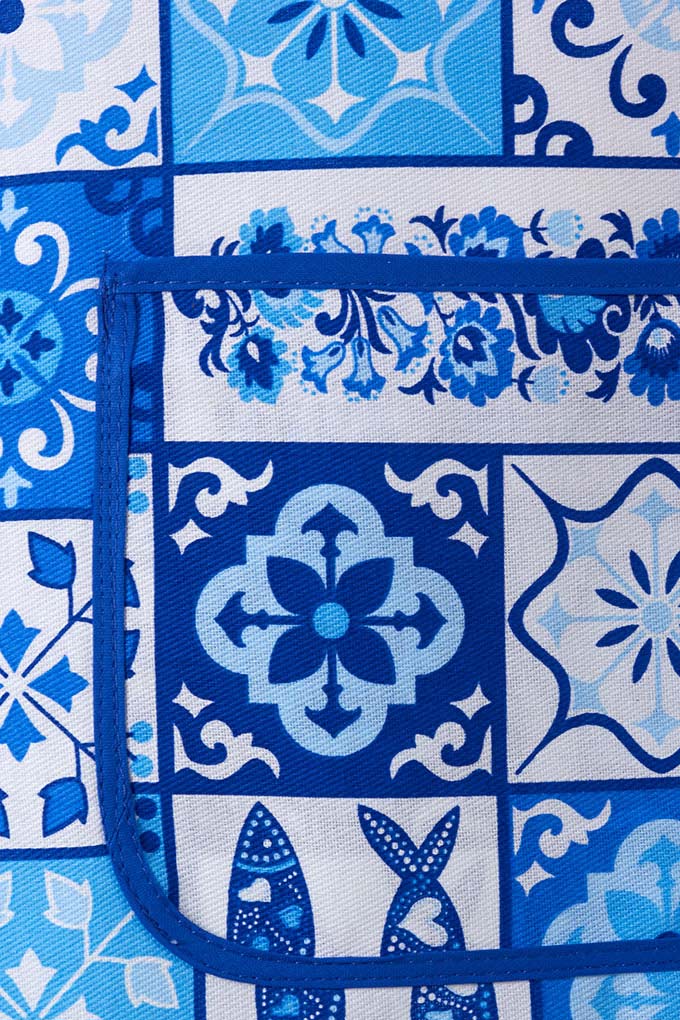 Blue Tiles Traditional Kitchen Aprons