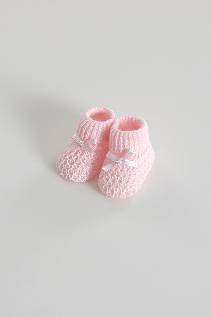 Knitted Baby Booties w/ Ribbon