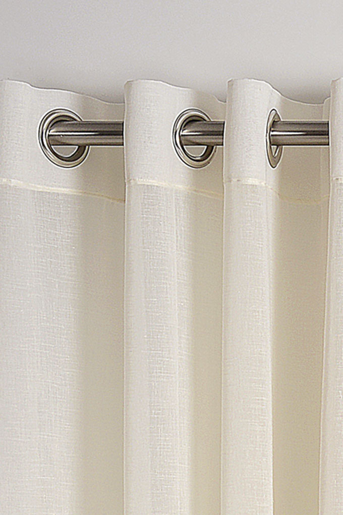 01A Plain Curtains w/ Rings