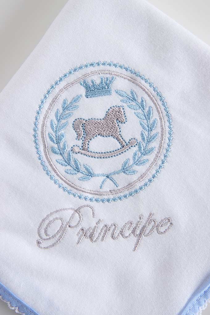 Principe / Princesa Embroidered Burp Cloth