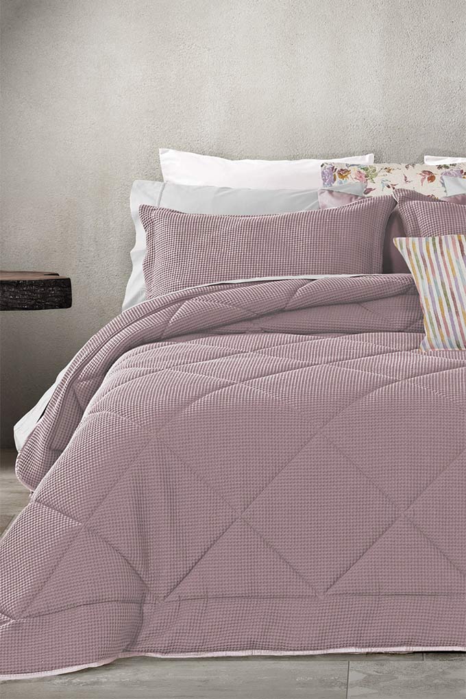 Luso Jacquard Quilted Comforter